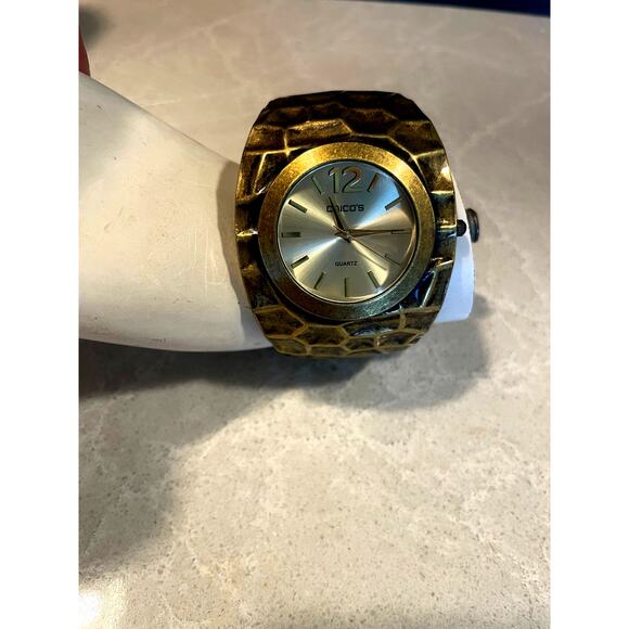 Women's Chicos Gold Tone Hammered Textured Cuff Bracelet Watch Jewelry Statement - Picture 2 of 9